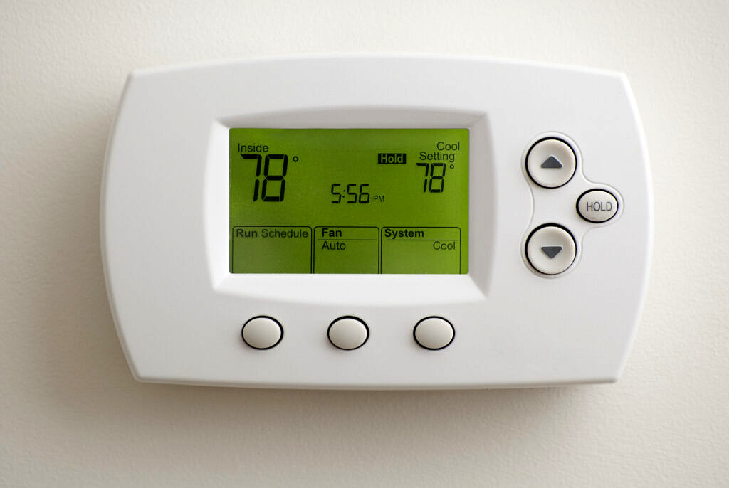 thermostat and heating in an apartment