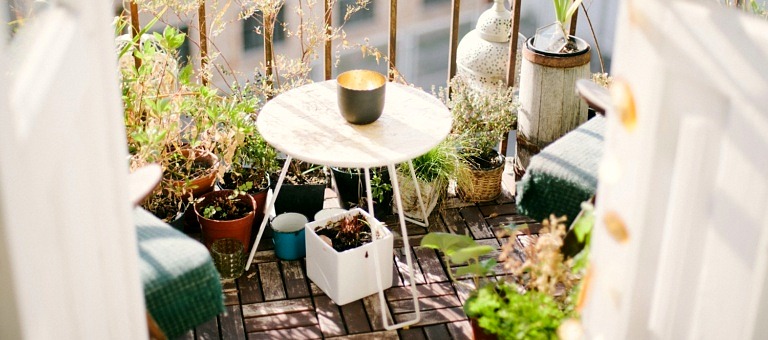 apartment balcony ideas for all seasons