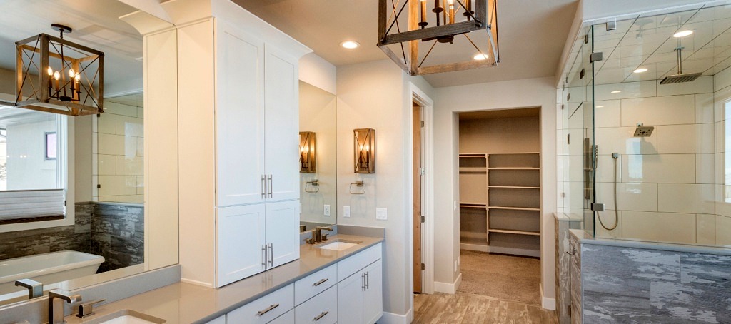 farmhouse bathroom decor